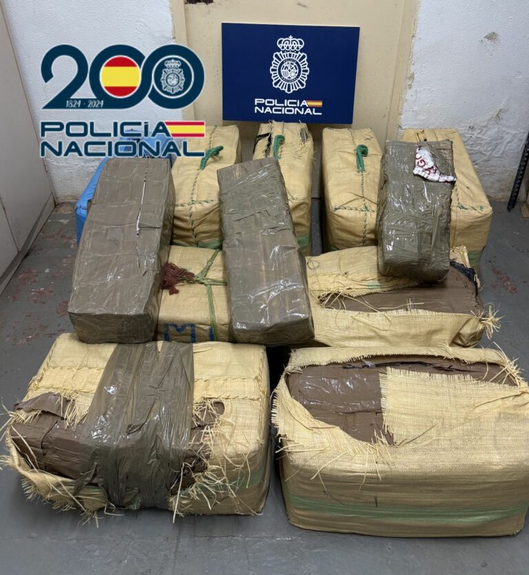 La Policía Nacional interviene más de 400 kilogramos de hachís y detiene a tres personas