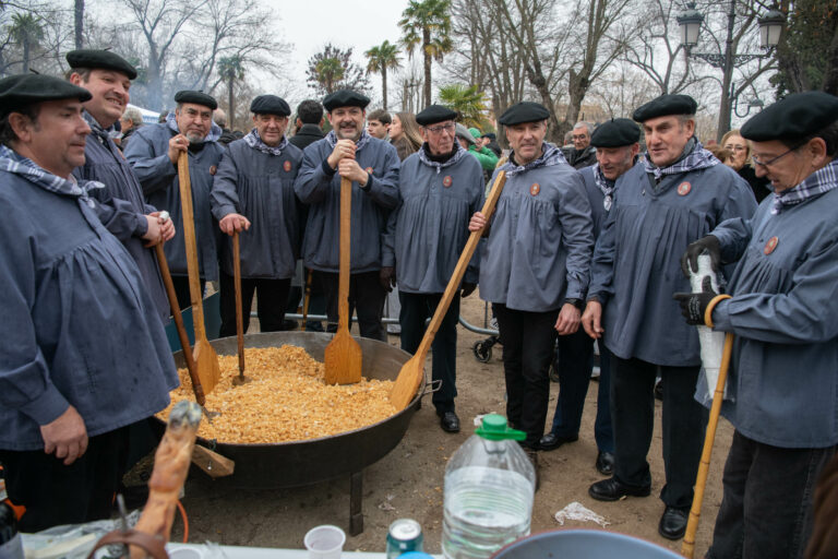 Ciudad Real despide el año comiendo migas y gachas en el Parque de Gasset