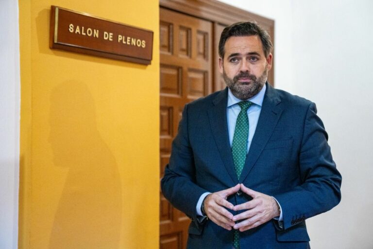 Núñez denuncia la ausencia reiterada de Page en los plenos de las Cortes