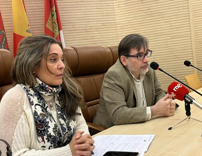 El Colegio de Médicos y CESM organizan la proyección del documental ¿A mí quién me cuida? para visibilizar la situación de los profesionales sanitarios