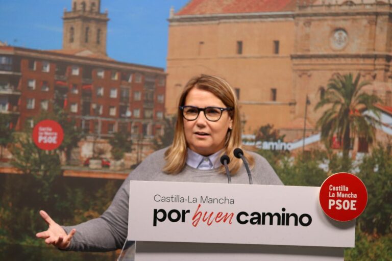 Tita García acusa al PP de llevar el “ADN” la “estafa y los recortes”: “Es lo que proponen a las cuentas regionales”