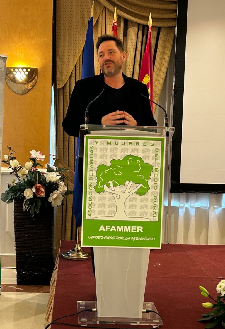 El subdelegado del Gobierno destaca el papel clave de las mujeres rurales en el desarrollo y la igualdad