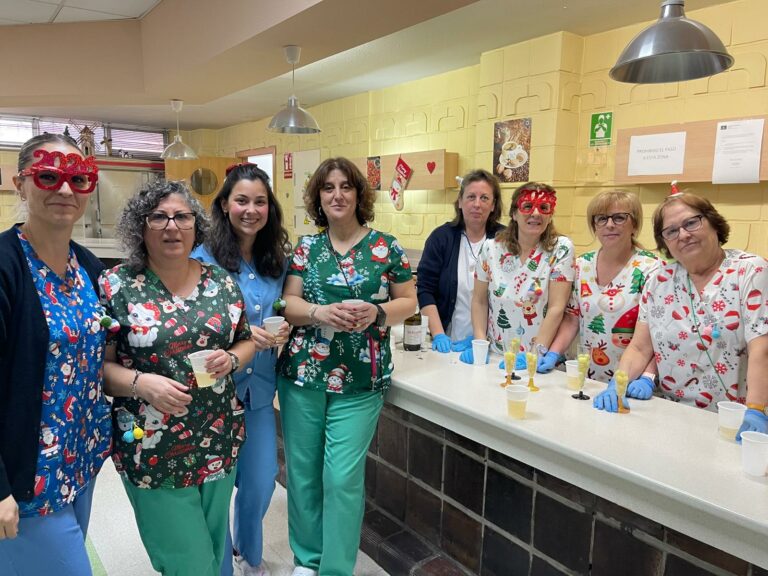 La residencia de mayores «Pocitas del Prior» de Puertollano celebró una inolvidable fiesta de fin de año