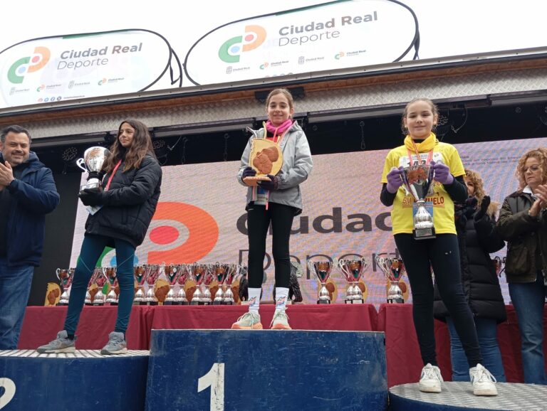 Triunfo de la atleta puertollanense Sira Zarco en la LII Edición de la Carrera del Pavo de Ciudad Real