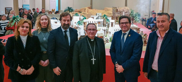 La Diputación se abre por primera vez a la tradición belenista de la provincia con un belén monumental
