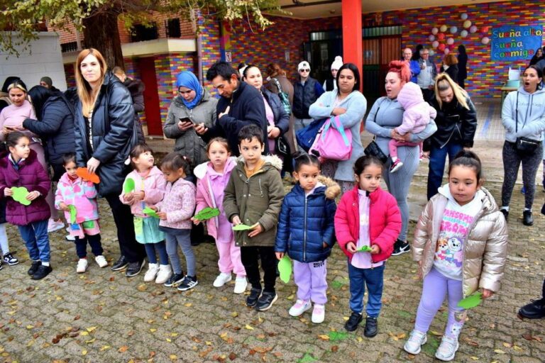 Puertollano: La comunidad educativa del colegio Cervantes escribe sus sueños para mejorar su entorno de convivencia
