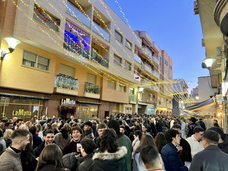 Puertollano peta la Tardevieja frente al declive del cotillón