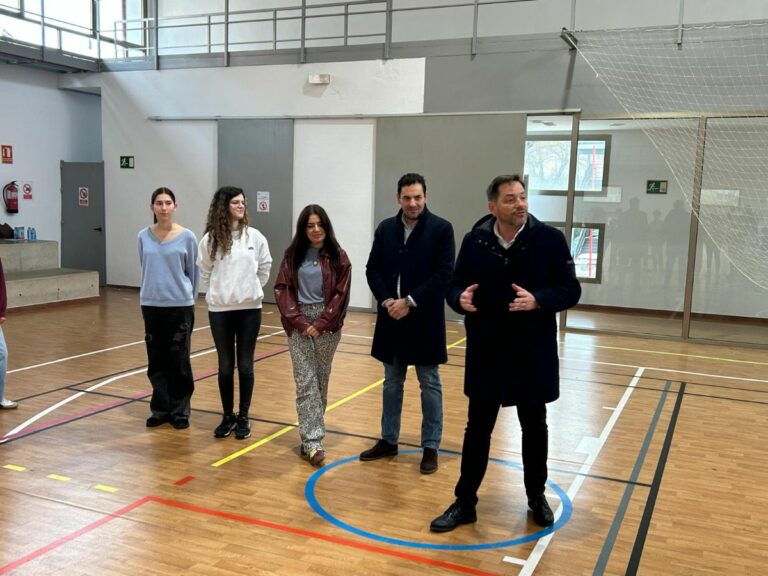 La Subdelegación del Gobierno y la Facultad de Educación acercan la historia democrática a más de un centenar de escolares con el escape room “Misión: Recuperar la Democracia”