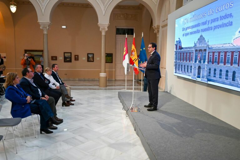 Valverde se muestra «sorprendido» tras el embargo del sueldo a la vicepresidenta de Vox en la Diputación de Ciudad Real