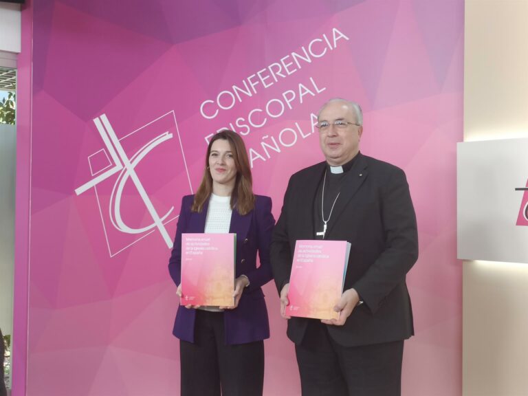 Caen bodas por la Iglesia, bautismos, comuniones y confirmaciones en España en 2024 y sube 12% bautizo de adultos