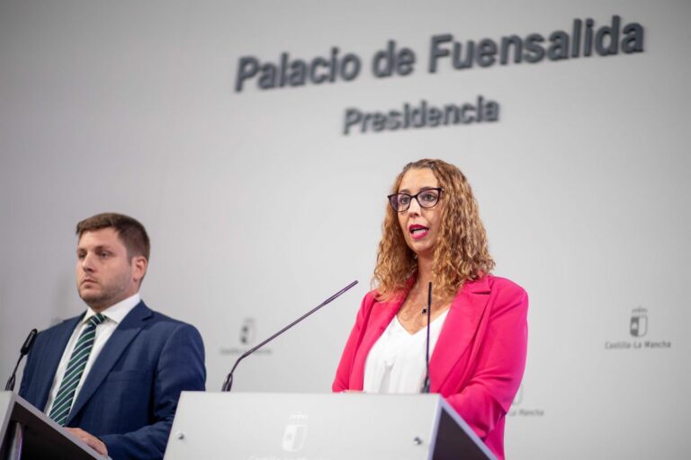 La consejera de Igualdad estalla por abusos y corrupción en el PSOE y desliza irregularidades en primarias que ganó Sánchez