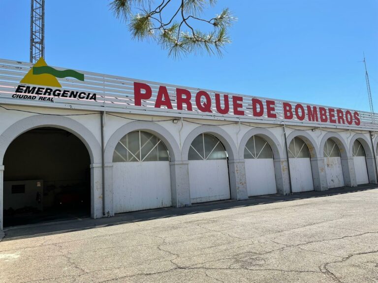 Un problema eléctrico en una bomba de calor, origen del humo en el centro de salud de Almagro desalojado