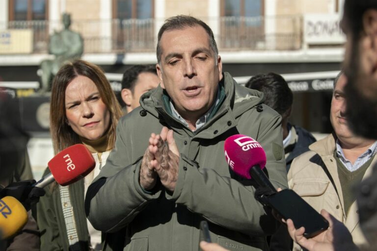 Vox pide expulsar a la «gentuza que viene a violentar a las mujeres» tras la violación de una menor en Bolaños de Calatrava