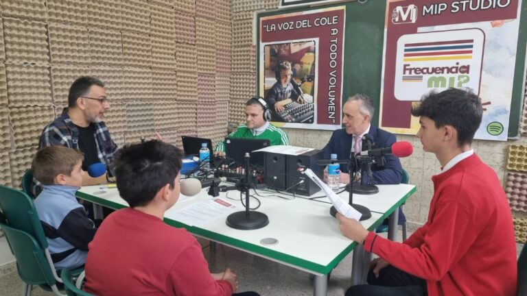 El alcalde de Puertollano responde a los alumnos del Colegio María Inmaculada