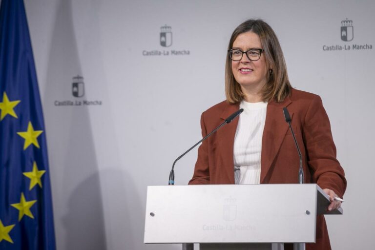 El Gobierno regional destina más de 50 millones de euros al suministro eléctrico renovable de los centros sanitarios