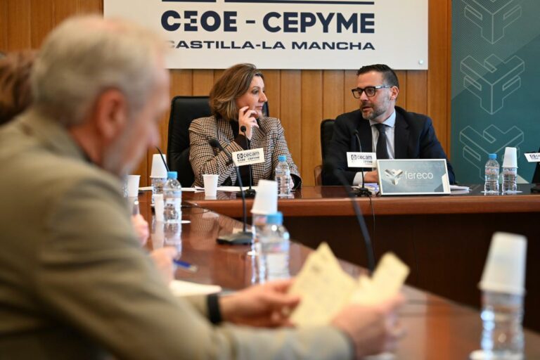 El Gobierno de Castilla-La Mancha y FERECO estrechan sus líneas de trabajo conjunto para acometer la incorporación de mano de obra al sector de la construcción