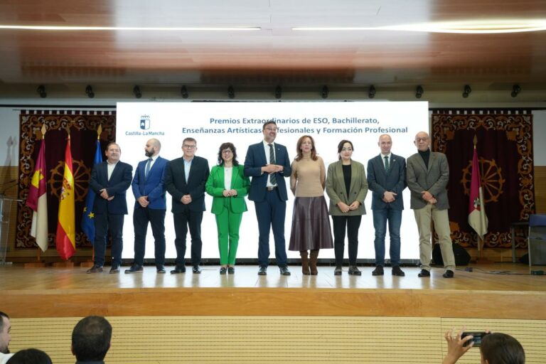 El Gobierno regional destaca la capacidad de trabajo y el compromiso de los 67 reconocidos con los Premios Extraordinarios de FP y Educación