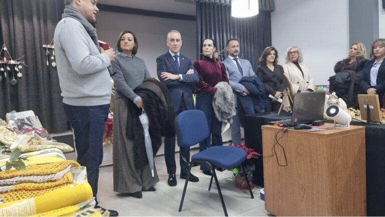 Puertollano: Cáritas abre la puerta a la solidaridad en su mercadillo navideño