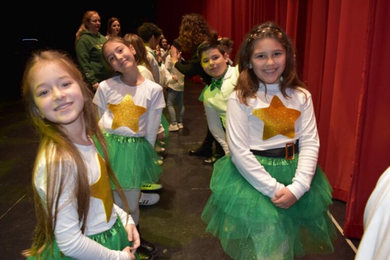 Los escolares de Puertollano ponen ritmo a la Navidad en la muestra de villancicos
