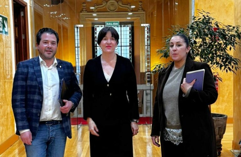 El Gobierno regional evalúa con el alcalde de Pozuelo de Calatrava el avance de grandes proyectos que están transformando la localidad