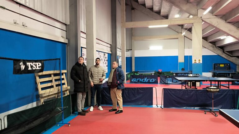 Pau Beltrán presenta el proyecto de aislamiento de la sala de tenis de mesa del Quijote Arena