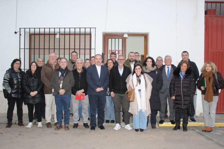 El PSOE de la provincia de Ciudad Real se reúne en Almagro con Gogora para avanzar en la identificación de represaliados del franquismo