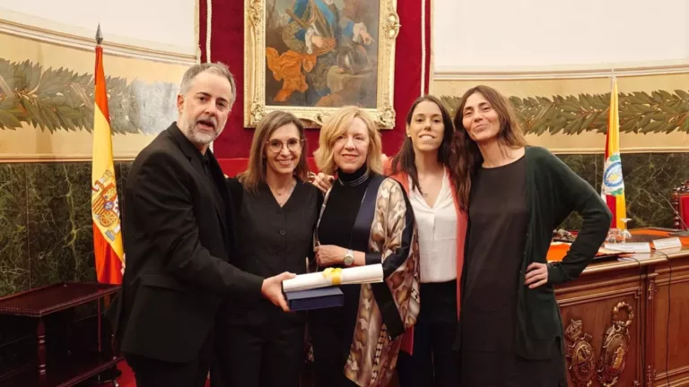 El Hospital público Severo Ochoa destaca la labor divulgativa sobre el cáncer de mama en un reportaje premiado por la Real Academia de Medicina