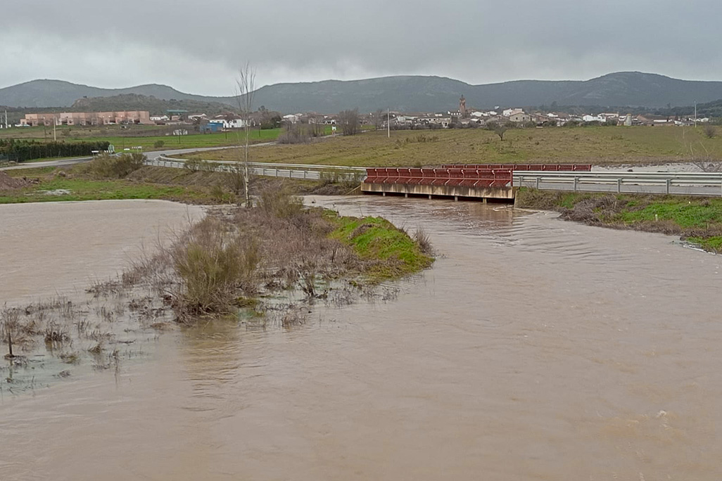 Nivel que llevaba el cauce del río en las inmediaciones del casco urbano torteño