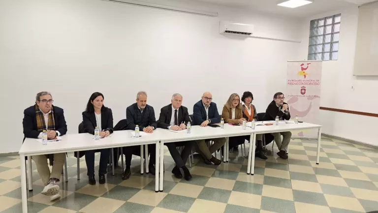 Colectivos sanitarios y administraciones tratan de impedir que se celebre un encuentro “antivacunas” en Ciudad Real
