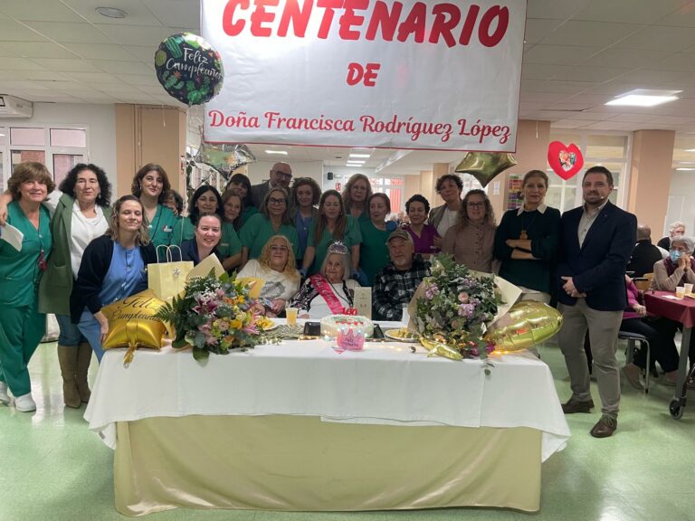 Puertollano: Francisca Rodríguez celebra por todo lo alto sus cien años