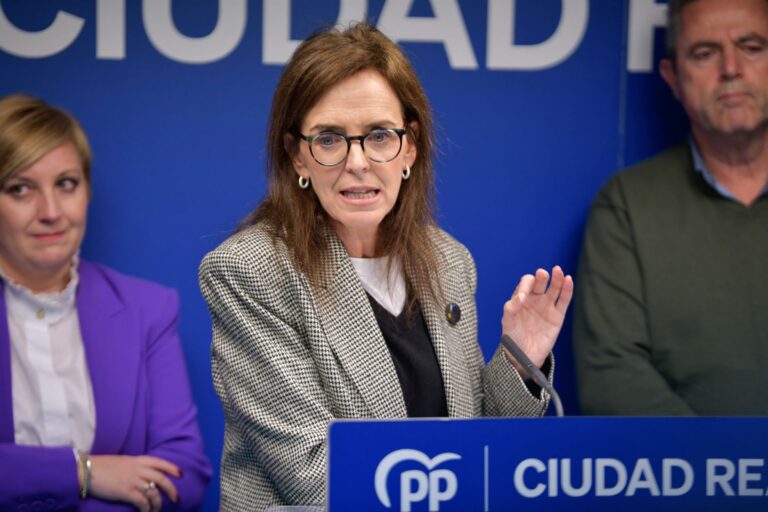 Génova justifica su paso atrás en el Estatuto de C-LM porque la horquilla de diputados «no preocupa en la calle»