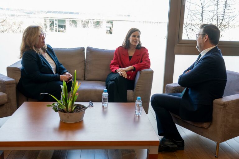 El Gobierno regional incrementará su aportación económica al Festival de Teatro Clásico de Almagro con el objetivo de “fortalecer el tejido artístico, turístico y empresarial”