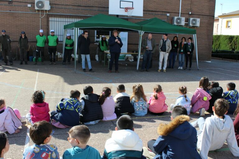 El Gobierno de Castilla-La Mancha impulsa la educación ambiental con la cesión de 6.100 plantas autóctonas a municipios y entidades de Ciudad Real