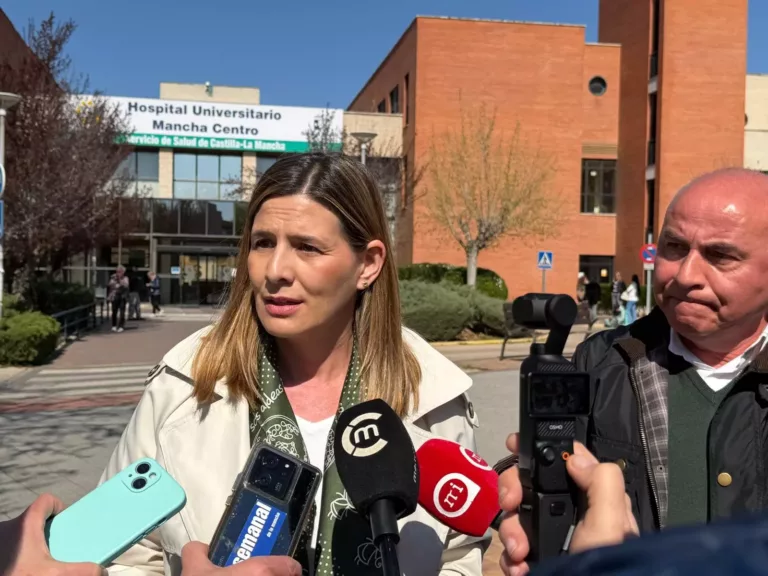 Agudo advierte de que el voto de Ana Isabel Abengózar “puede ser definitivo” para recuperar o seguir “bloqueando” la carrera profesional sanitaria
