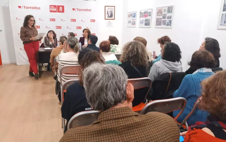 El PSOE de Torralba de Calatrava homenajea a las mujeres en un acto por el 8M centrado en el compromiso feminista y en quienes trabajan en centros de acogida