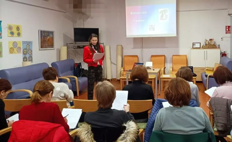 Veintisiete farmacias de Castilla-La Mancha imparten sesiones de educación sanitaria sobre problemas de salud de la mujer y evalúan cuál es su impacto  