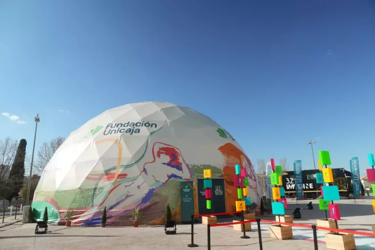 “Luz y Verso” aterriza en Ciudad Real el 10 de abril con arte, poesía y música en un formato inmersivo