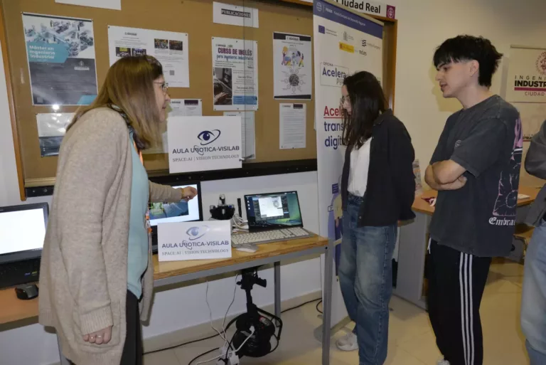 La Escuela Técnica Superior de Ingeniería Industrial de Ciudad Real conecta a sus estudiantes con más de una veintena de empresas