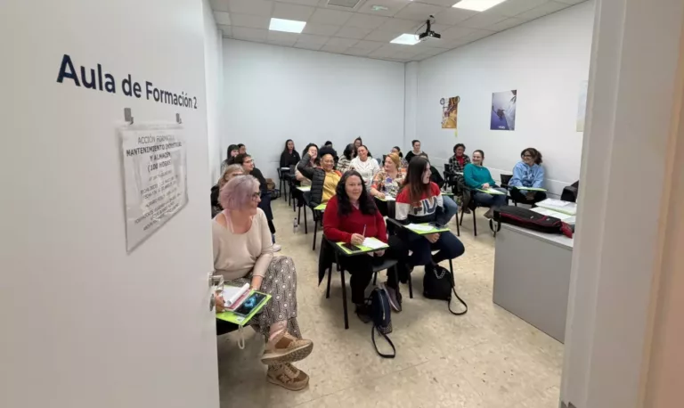 30 mujeres se forman en Valdepeñas en una Escuela de Empleo de mantenimiento industrial y almacén