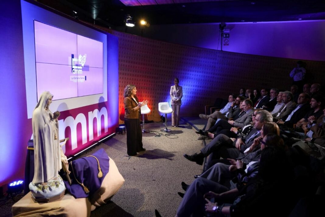 Intervención de la directora general de CMM, Carmen Amores, durante la presentación de la Semana Santa