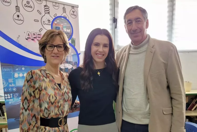 El Gobierno de García-Page considera un acierto que el pabellón del IES ‘Juan D’Opazo’ de Daimiel lleve el nombre de la nadadora Laura Cabanes