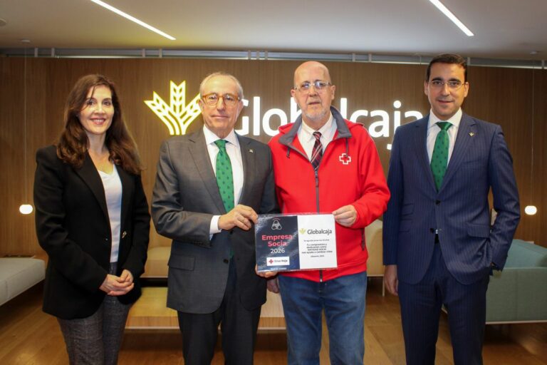 Globalcaja, reconocida por Cruz Roja por cuatro décadas de colaboración solidaria