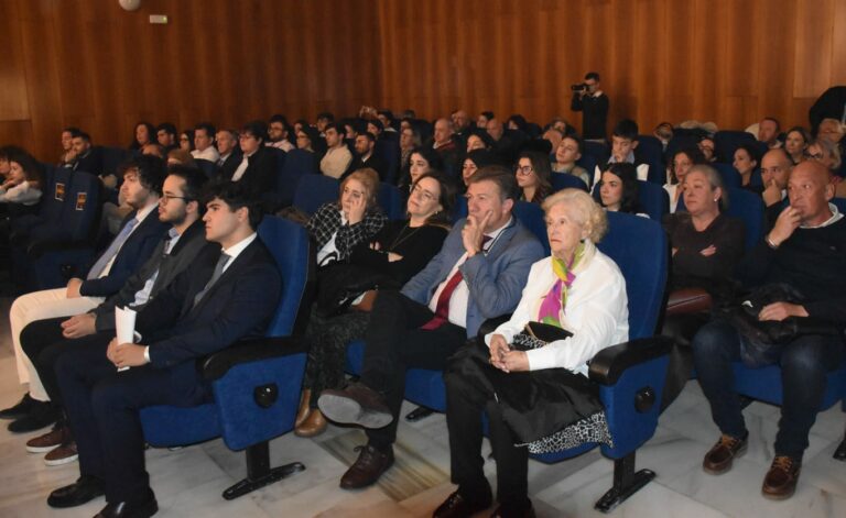 Gran éxito en la presentación del Cartel de la Semana Santa 2026 y la tertulia “Trece Mil Quinientos”