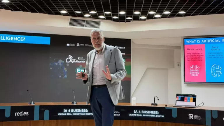 Más de 150 personas analizan el impacto de la inteligencia artificial en la empresa en el IV Foro de Digitalización en la Cámara de Comercio de Ciudad Real