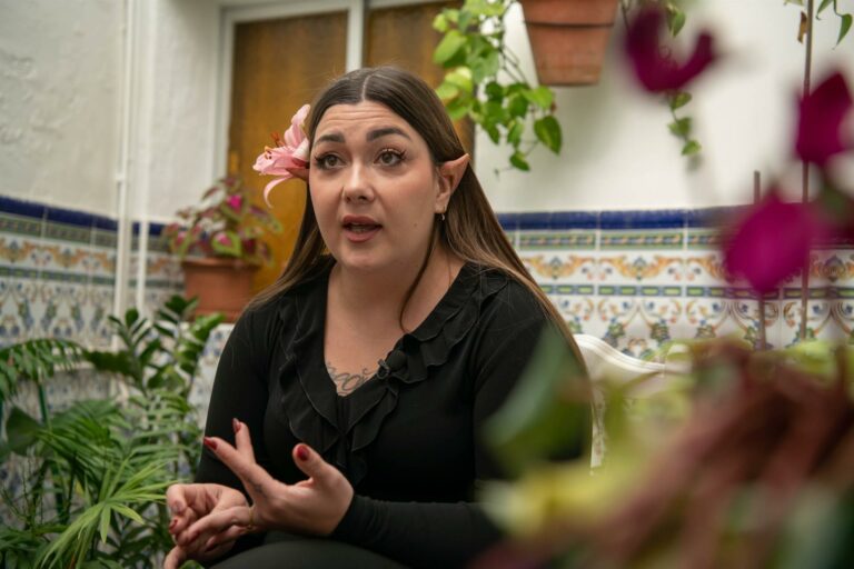 Lapili agranda su relato sororo y pone a bailar a las hadas en Miss Fatty Fairy: «Ya no reivindico, esto es lo que soy»