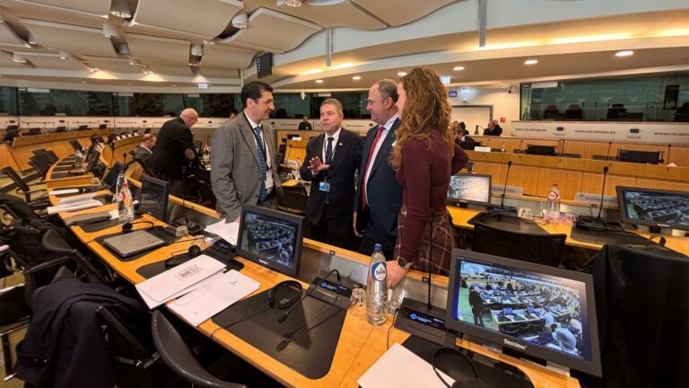 García-Page rechaza el modelo de la PAC que propone Bruselas, argumentando que la agricultura de los 27 “no puede ser víctima de la crisis de seguridad»