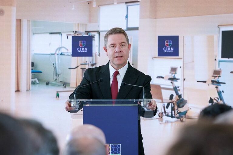 Emiliano García-Page avanza la intención del Gobierno regional de que este año quede regulada “por ley la carrera profesional”