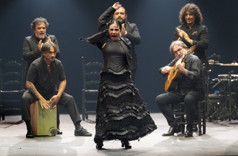 El talento flamenco de Eva Yerbabuena de Nueva York a Puertollano en el espectáculo «Yerbagüena»