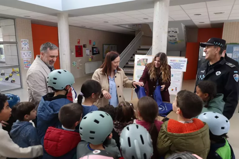 La Policía Local de Alcázar completa con éxito el curso de Educación Vial 2025-2026 con la participación de 3.160 alumnos.