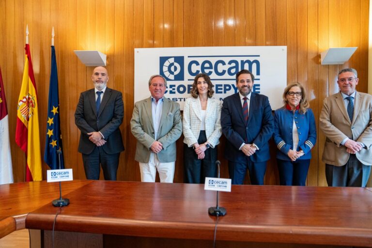 Núñez se compromete con CECAM a gestionar con eficacia los fondos europeos y «frenar la pérdida de oportunidades estratégicas para Castilla-La Mancha»